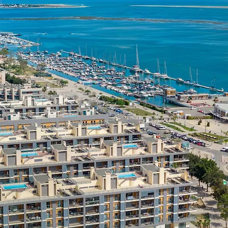 Waterfront Pool Penthouse View דירה