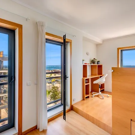 Waterfront Pool Penthouse View شقة