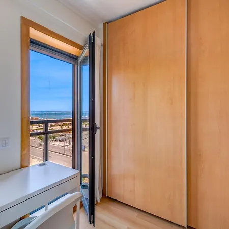 Waterfront Pool Penthouse View דירה Olhão