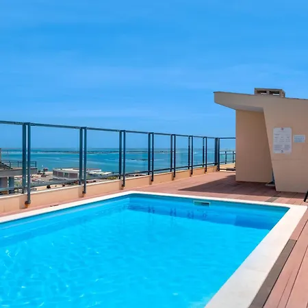 Waterfront Pool Penthouse View דירה *