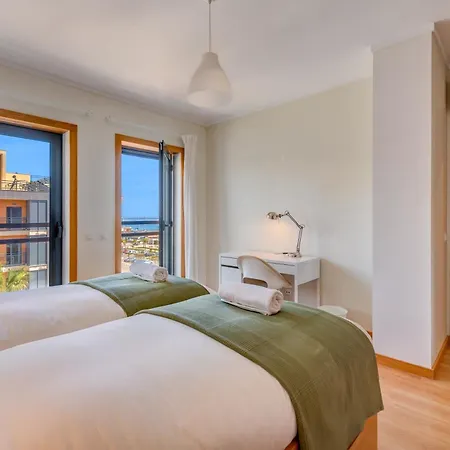 Waterfront Pool Penthouse View شقة *