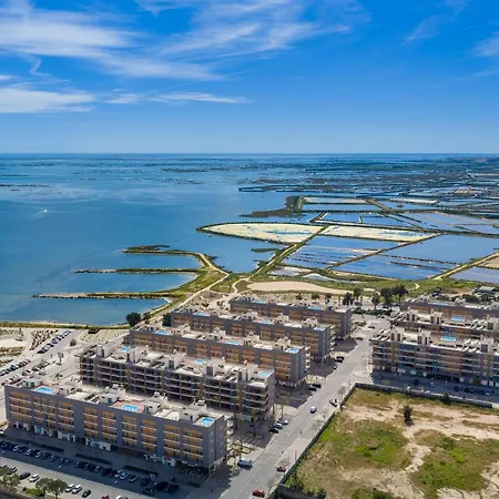 Waterfront Pool Penthouse View شقة *