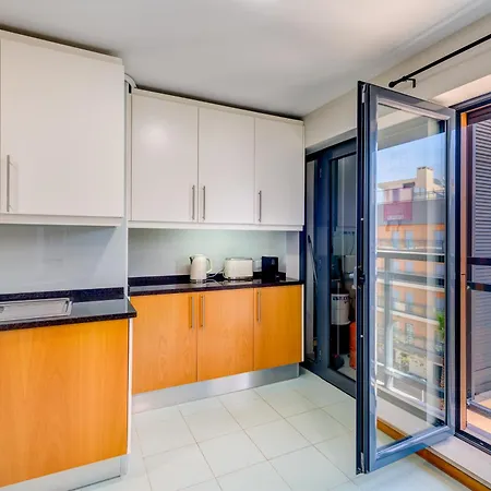 Waterfront Pool Penthouse View شقة